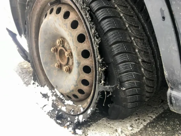 tire separating from the wheel